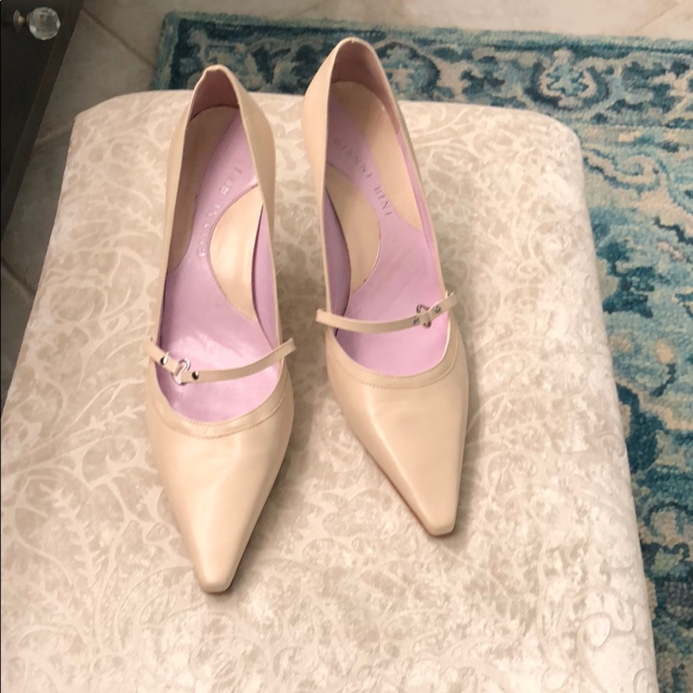 Gianni Bini shoes.